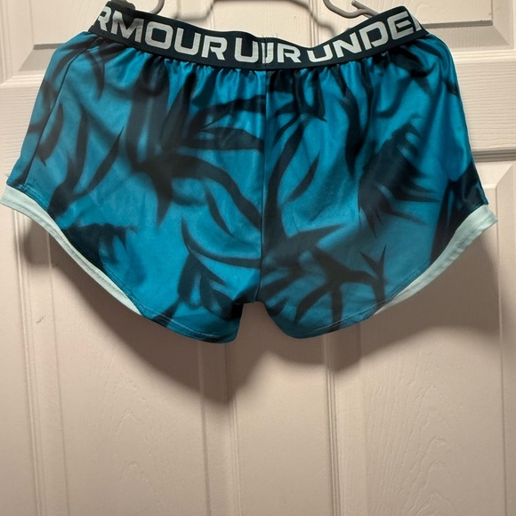 Under Armour Shorts Youth XL Loose Fit - Picture 4 of 4